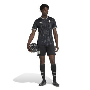 product/a/d/adidas_kc3458_5_apparel_on_model_standard_outfit_view_white.jpg
