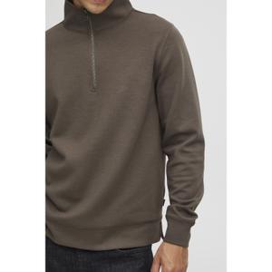 product/c/a/casual-friday_20504816-190810_7.jpg