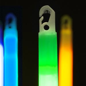 08-202400-baton-lumineux-12-heures-cyalume-chemlight-rouge-15-5-cm