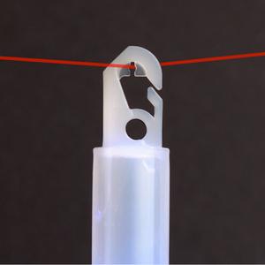 08-202403-baton-lumineux-12-heures-cyalume-chemlight-orange-15-5-cm
