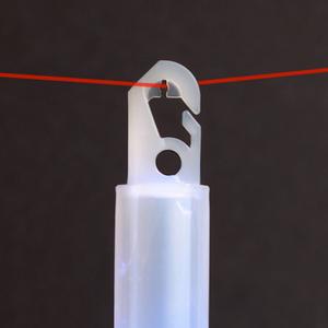 08-202405-baton-lumineux-8-heures-cyalume-chemlight-blanc-15-5-cm