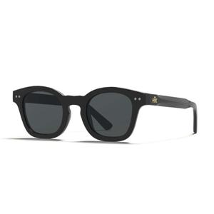 hk-016-01-un-lunettes-de-soleil-hanukeii-tarifa-black-black-tu