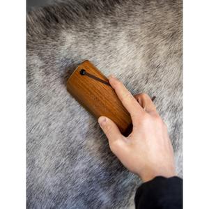 it03802-brosse-pour-la-mue-du-cheval-lemieux-artisan-brown-tu