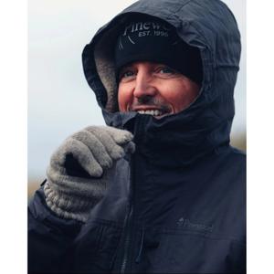 product/p/i/pinewood_1-11860400_noir_2.jpg