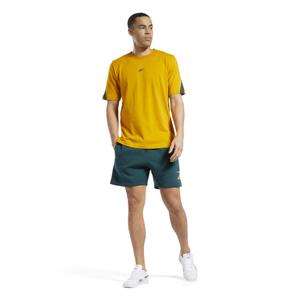 product/r/e/reebok-classics_hk7086_4_apparel_on_model_side_view_white.jpg