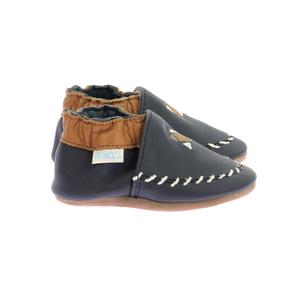 1215970-10-0-10-chaussons-enfant-robeez-in-and-out-marine