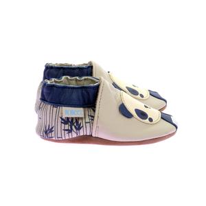 1217610-10-0-31-chaussons-bebe-garcon-robeez-pandy-blanc-casse-bleu
