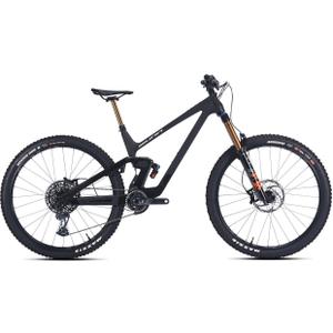 yesusc-velo-sunn-kern-en-factory-noir-noir