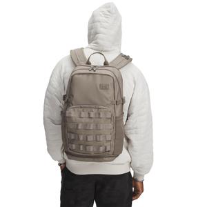 1372290-200-sac-a-dos-under-armour-triumph-taupe-dusk-taupe-dusk-taupe-dusk-tu